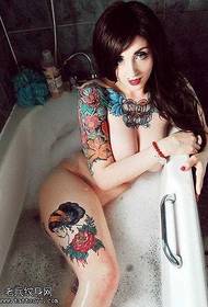 Emakume sexy argazki tatuaje eredua