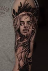 Retrato de tatuaxe de personaxe feminino de estilo realista europeo e americano