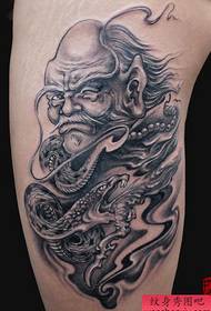 Handsome long-browed arhat tattoo pattern on the legs