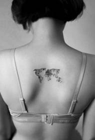 Gaya tato ireng lan abu-abu seger lan pola tato ireng lan abu-abu sing apik banget