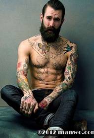 Két külföldi férfi srác tetoválás képek