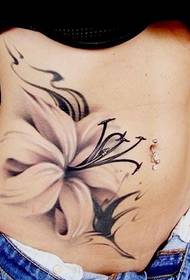 tattoo Lily ເປັນຕົວແທນຂອງຫົວໃຈບໍລິສຸດ