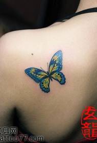 Belle spalle bellissimo modello classico tatuaggio farfalla