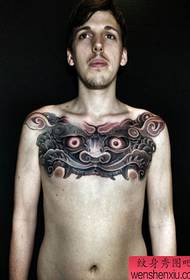Model i gjoksit tatuazh i ftohtë popullor Tang lion