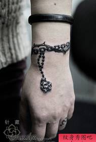 Patrón de tatuaje de pulsera de moda