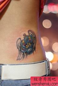 Hermoso tatuaje de cintura exquisito patrón de tatuaje de corona