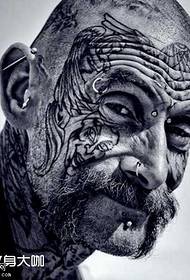 Модел на тетоважа на старец