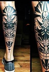 Eng Vielfalt vu praktesche männleche Stamm Totem Tattoo Designs