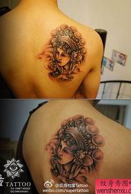Modello di tatuaggio bellissimo fiore posteriore del ragazzo