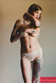 Espectacle de tatuatges, recomana un model de tatuatge sexy a la dona