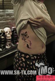 Bellissimo modello di tatuaggio di calamari di loto inchiostro popolare lateralmente bello