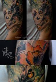 Moška roka priljubljen kul Tang lev vzorec tatoo