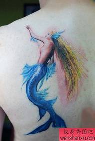 背部精美漂亮的美人鱼纹身图案
