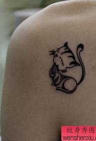 Nena tótem ombreiro tótem gato patrón de tatuaxe