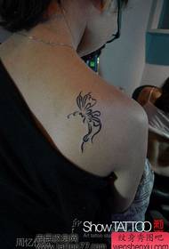 ຮູບແບບ tattoo butterfly totem ທີ່ສວຍງາມແລະສວຍງາມ