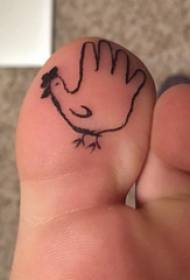 Hình xăm ngón chân, ngón chân cái, hình xăm con gà đen