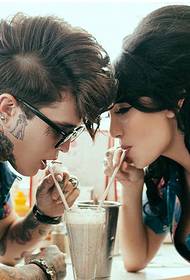 Le coppie di moda hanno bellissimi tatuaggi totem
