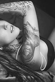 I tatuaggi misteriosi fanno amare le donne