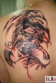 Tatuatu di dragone male male preferitu