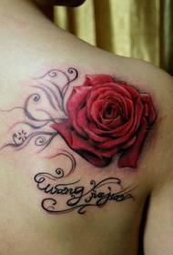 Splendido tatuaggio rosa rossa