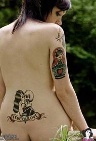 Derék női tetoválás minta