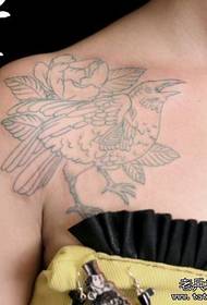 Рамења на девојчиња, шема на тетоважа на птици