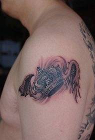 Muški krak popularan klasični uzorak tetovaže kruna