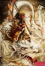 Sun Wukong mengendarai pola tato naga