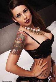 Modello di tatuaggio ragazza di personalità