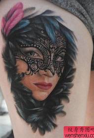 Modello di tatuaggio bellezza gamba bella maschera