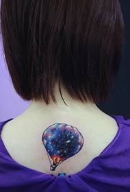 Dúas fermosas fotos de tatuaxes para nenas