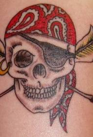 Kolor czaszki pirata i tatuaż z krzyżem z piór