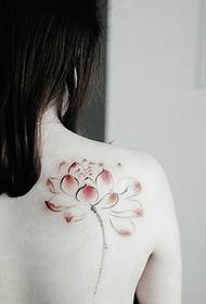As mozas volven patrón de tatuaxe de loto fresco e bonito e bonito