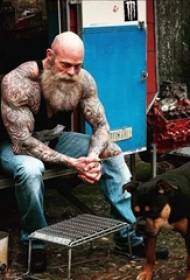 Tattoo ex decorum guy in ratione figure