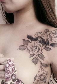 Modello di tatuaggio piccolo fiore fresco per ragazze