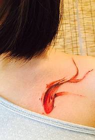 Tatuaggio vibrante di calamari rossi acquosi