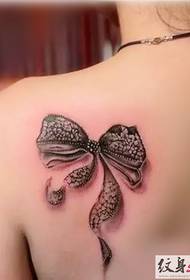 Paboritong tattoo ng lace bow ng Little girl