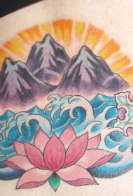 Talio kolora lotuso kaj granda monto tatuaje ŝablono