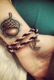 Girls simple line tattoo sting tips pattern