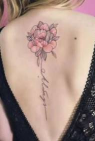 Ładna dziewczyna różowa piwonia wzór tatuażu