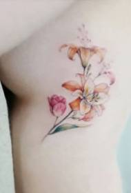 Pequeños tatuajes de colores para niñas 9 bellas imágenes de tatuajes frescos para niñas