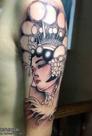 Modello del tatuaggio del denim del fiore di personalità del braccio