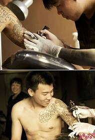 Komea huivi lohikäärme ja pioni tatuointi kohtaus