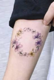 Wreath tatuu 9 awọn ẹwẹ kekere treath t tattooh awọn aṣa