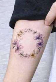 Tattoo wreath 9 desain tato wreath seger leutik