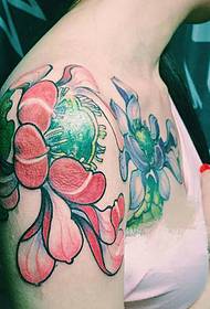 Modeli tatuazh i lotusit me lulëzim shumëngjyrësh