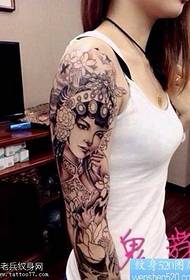 Образец за тетоважи со цветни рака