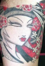 Umbala wamaphethini we-geisha tattoo ongapheli