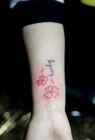 A variety of girls simple small fresh tattoo pattern