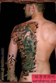 Achtertatoegeringspatroon: klassieke rug Japanse kimono schoonheid tattoo patroon foto